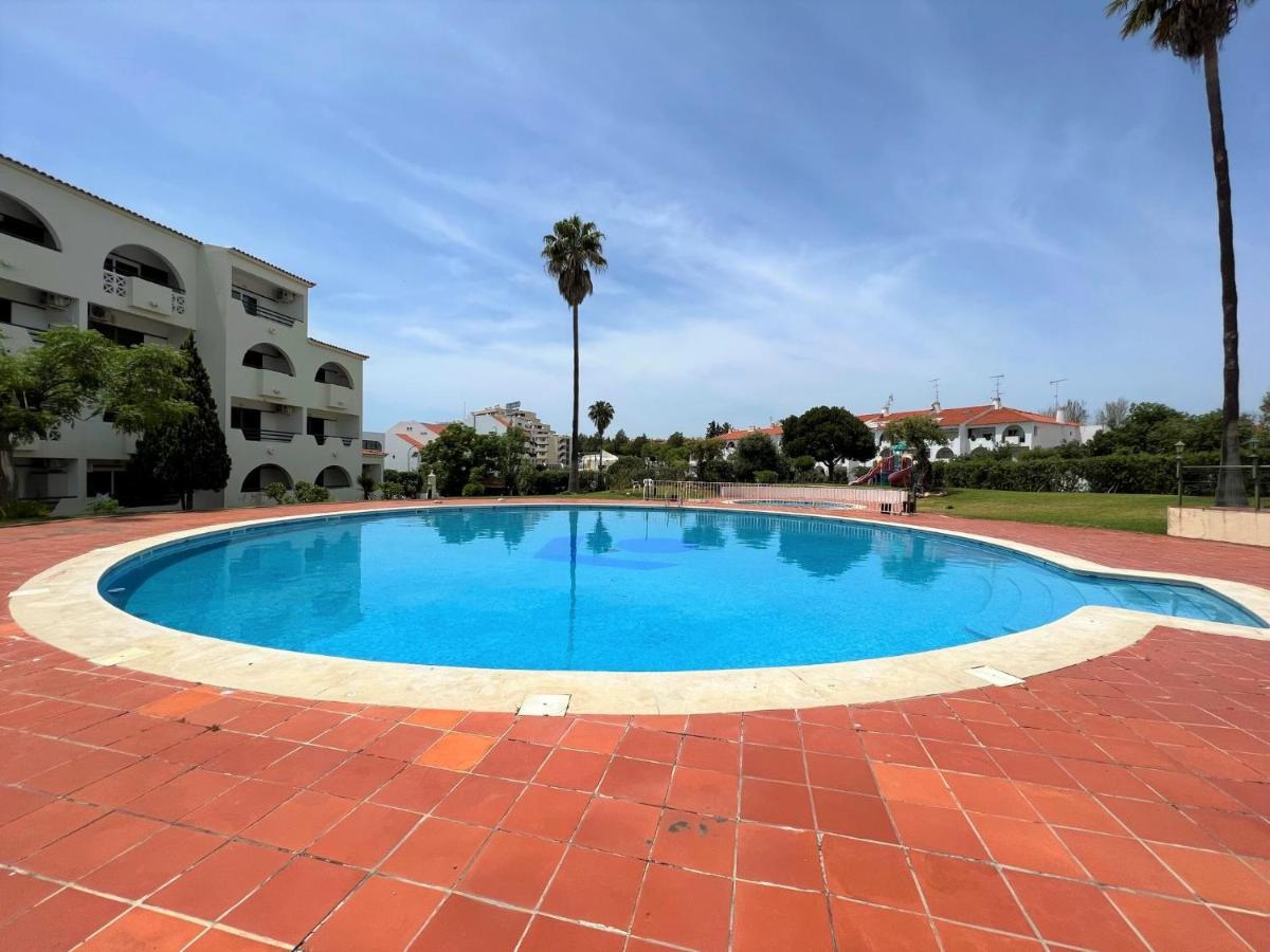 Appartamento Albufeira Twins 2 With Pool By Homing Esterno foto